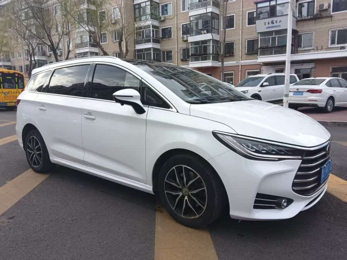 比亞迪 宋MAX  2017款 1.5T 自動智聯(lián)精英型 7座圖片