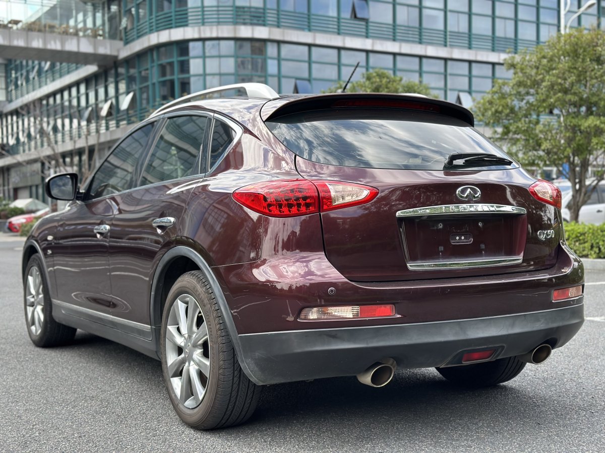 英菲尼迪 QX50  2013款 2.5L 兩驅(qū)優(yōu)雅版圖片