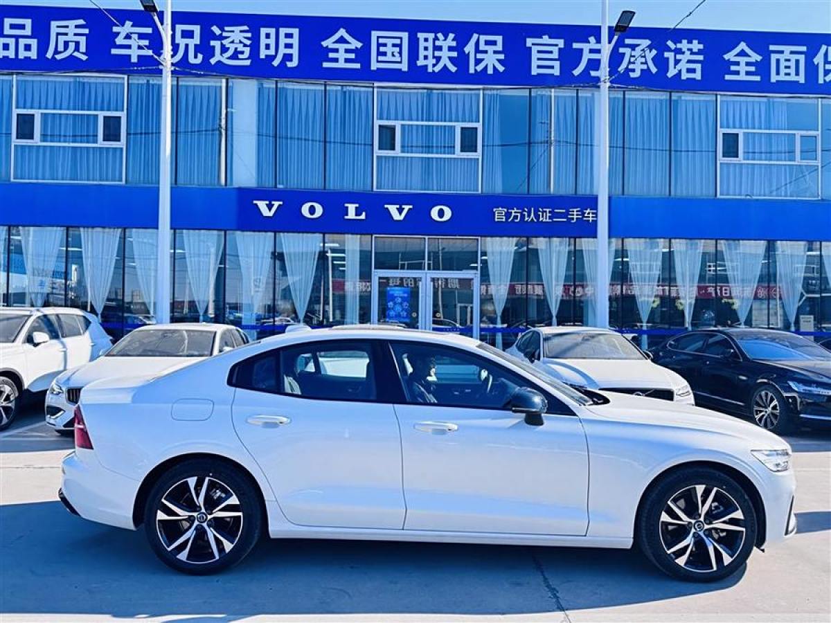 沃爾沃 S60L  2024款 B5 智雅運(yùn)動版圖片