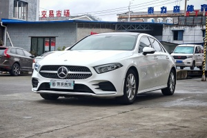 奔馳A級(jí) 奔馳 改款 A 200 L 運(yùn)動(dòng)轎車時(shí)尚型