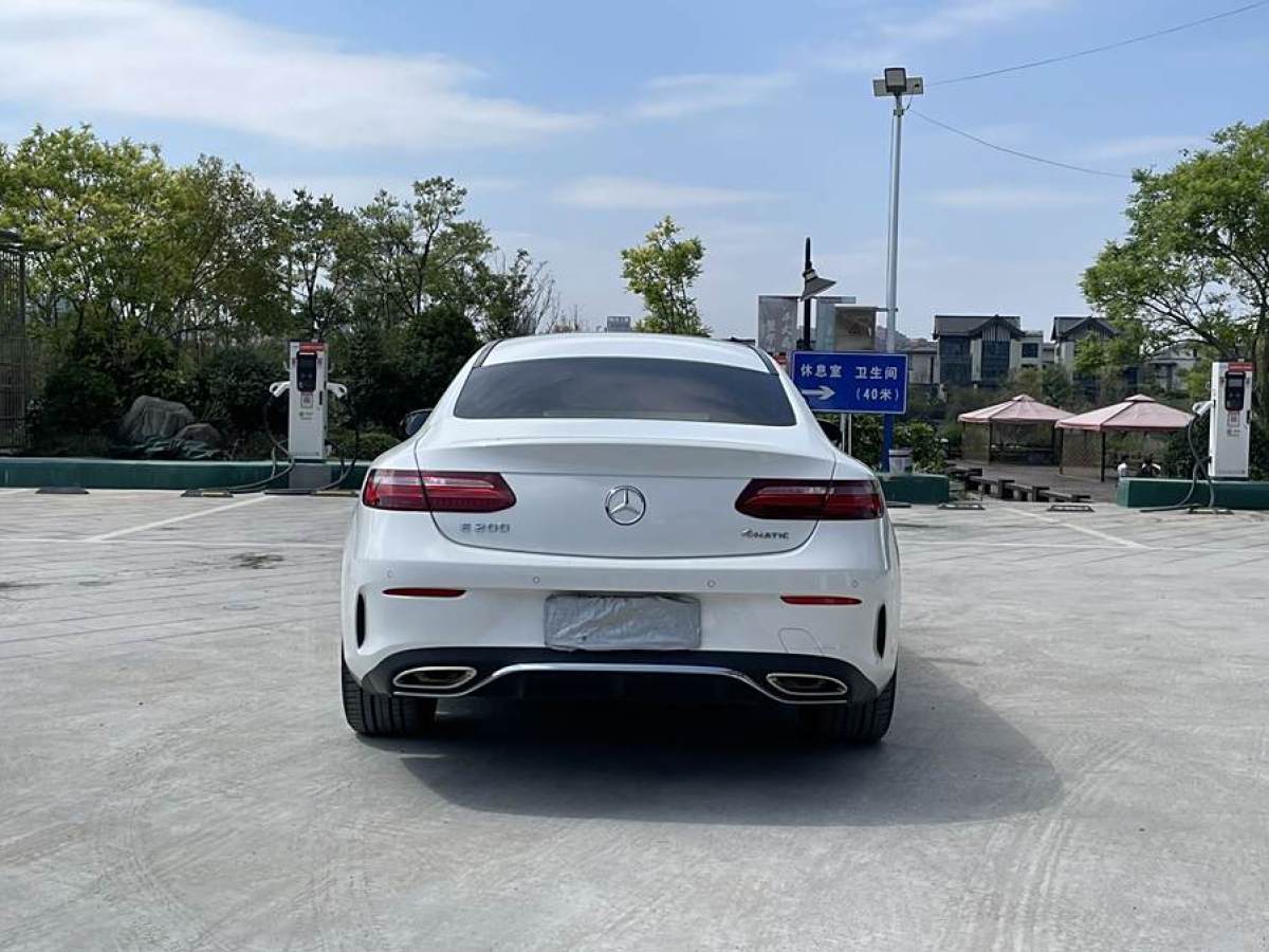 奔馳 奔馳E級(jí)  2019款 E 200 4MATIC 轎跑車圖片