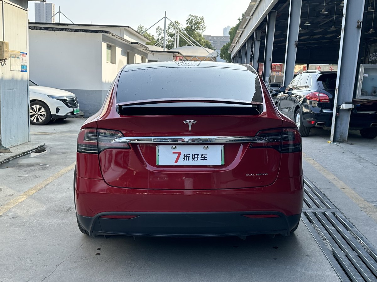 特斯拉 Model X  2019款 標(biāo)準(zhǔn)續(xù)航版圖片