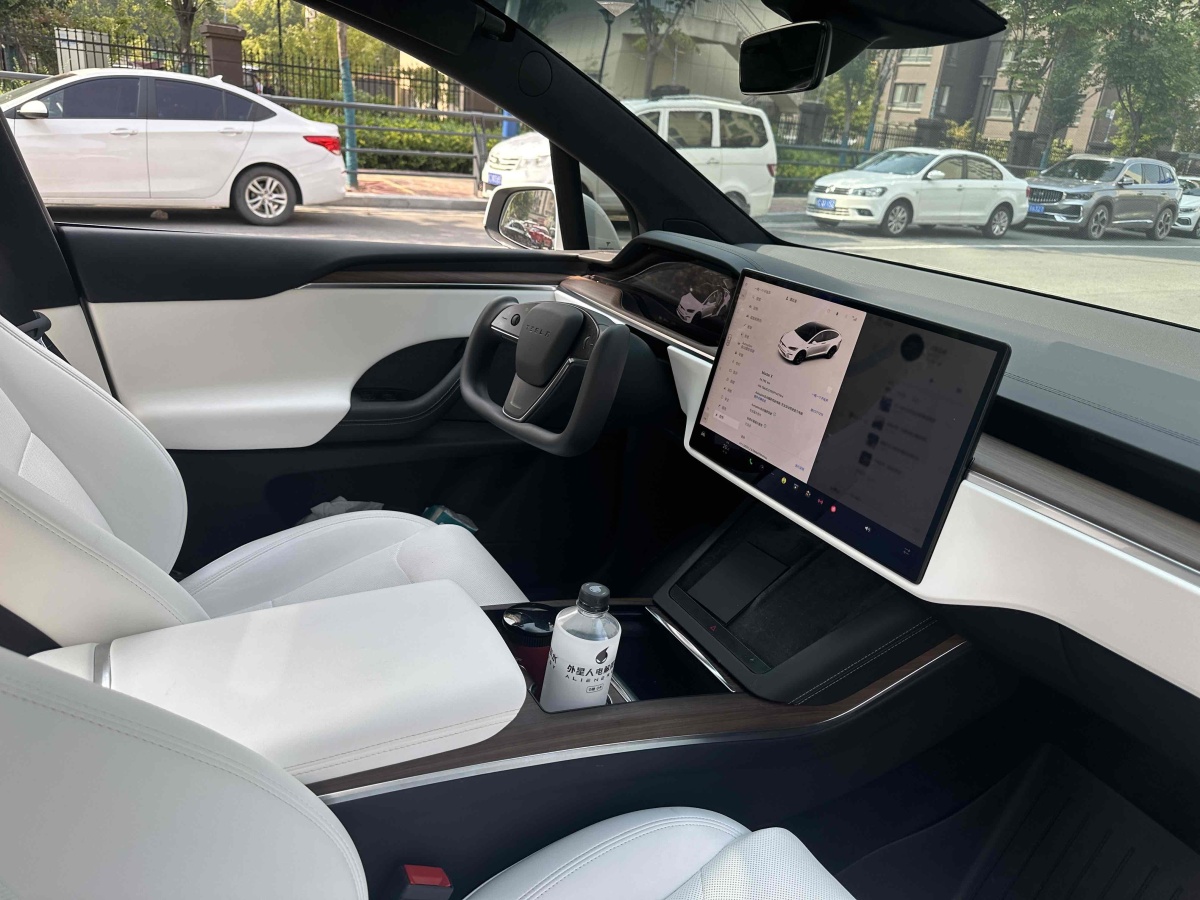 特斯拉 Model X  2023款 雙電機(jī)全輪驅(qū)動版圖片