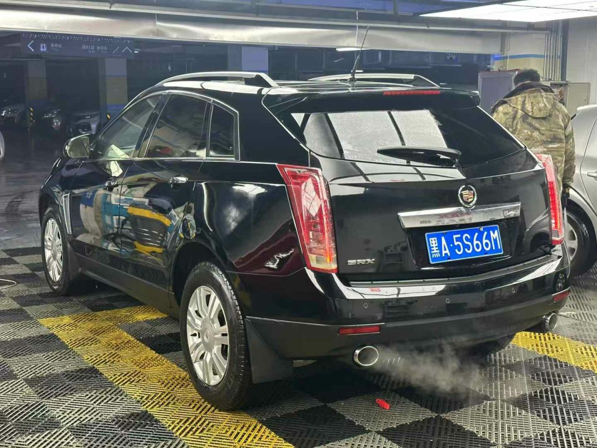 凱迪拉克 SRX  2014款 3.0SIDI 兩驅(qū)精英型圖片