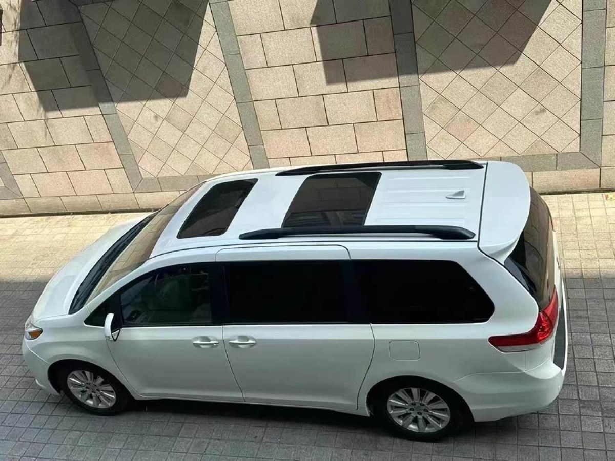 豐田 塞納  2015款 3.5L 四驅(qū)L圖片