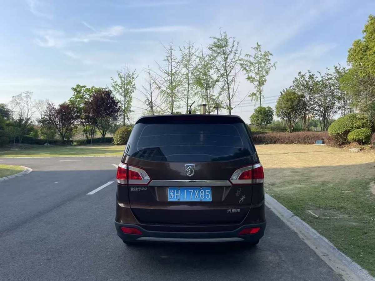 寶駿 730  2014款 1.5L 手動(dòng)標(biāo)準(zhǔn)型 7座圖片
