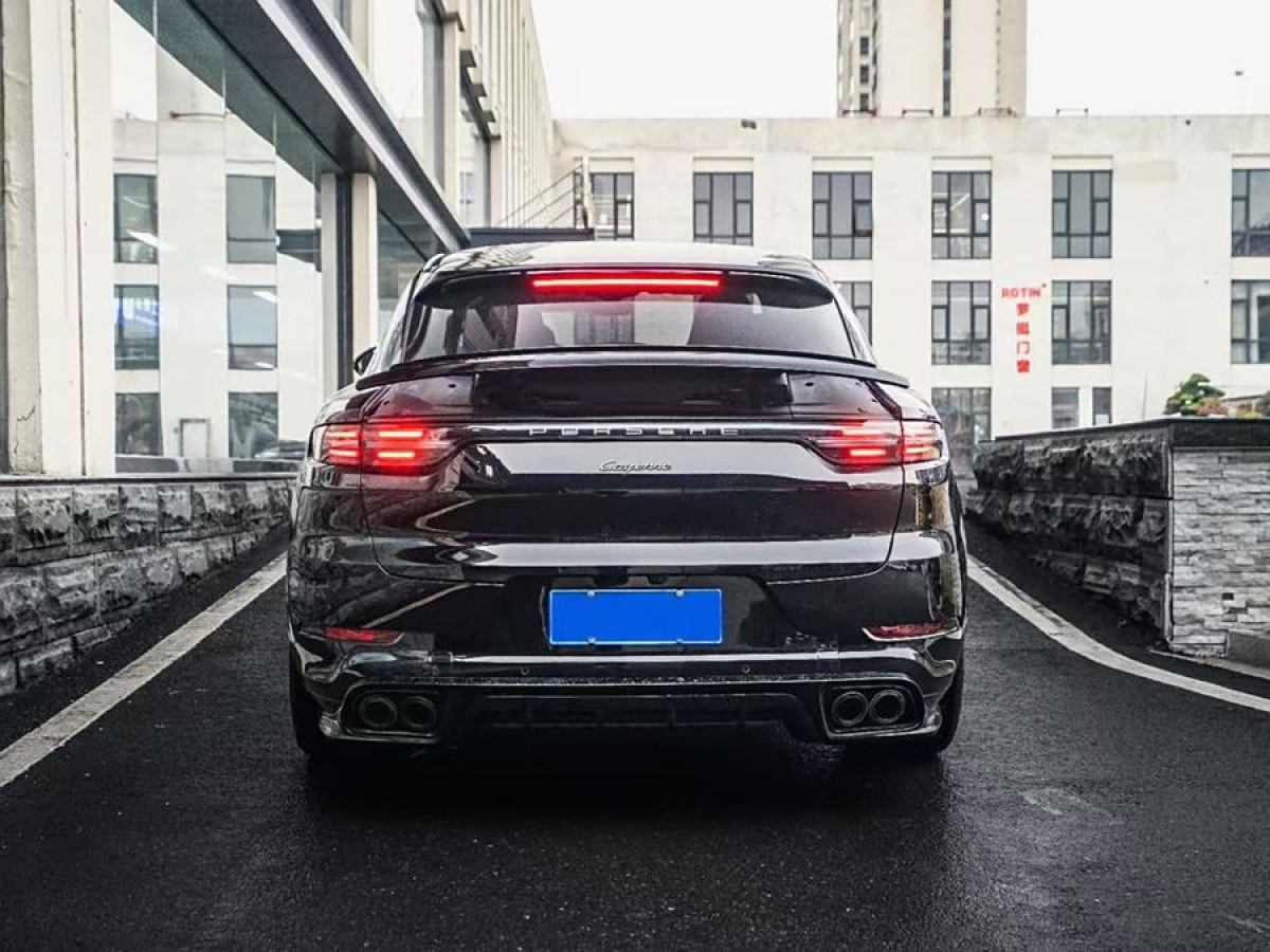 保時(shí)捷 Cayenne  2023款 Cayenne Coupé 3.0T 鉑金版圖片