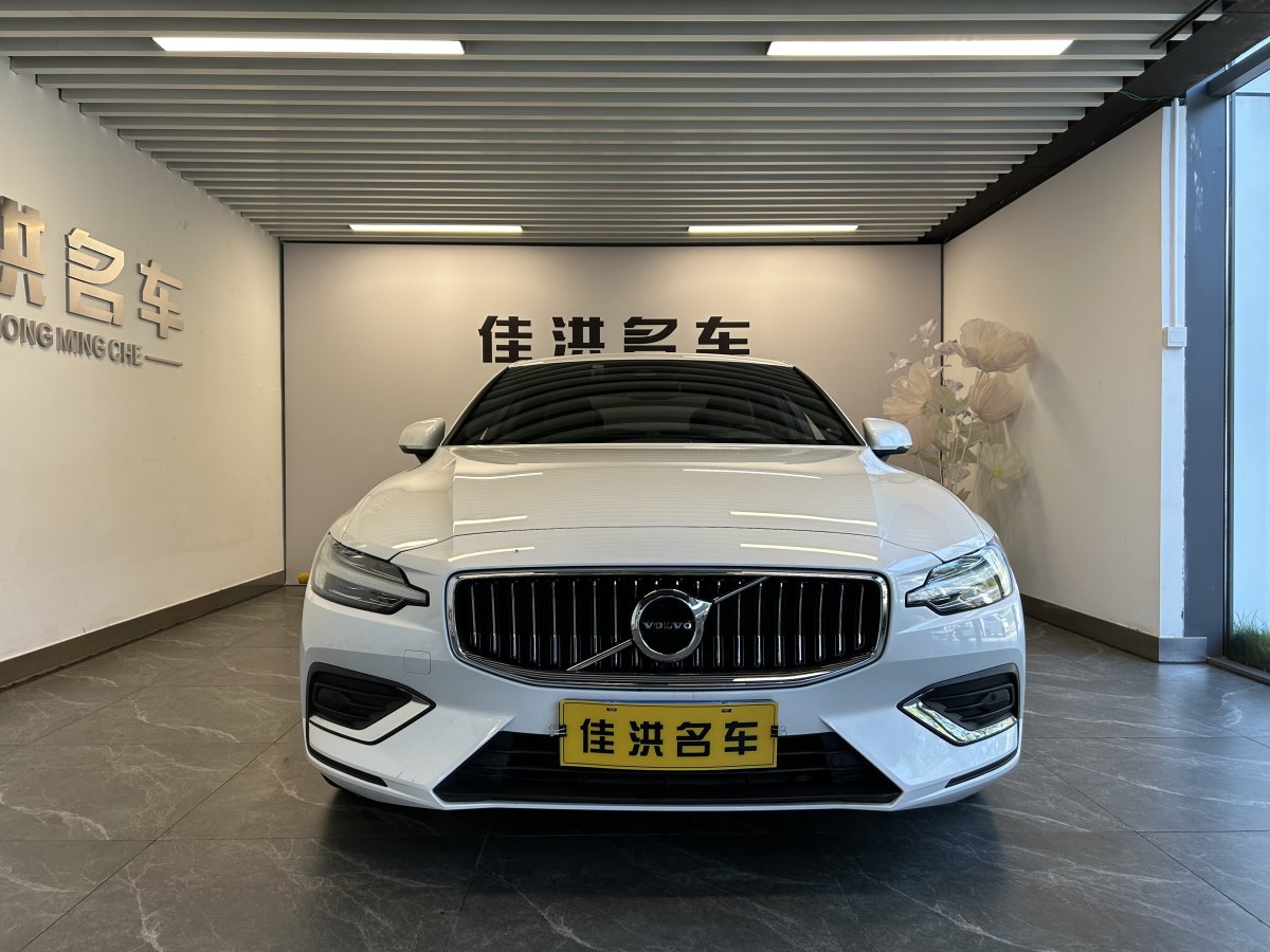 2022年4月沃爾沃 S60L  2022款 B4 智遠(yuǎn)豪華版