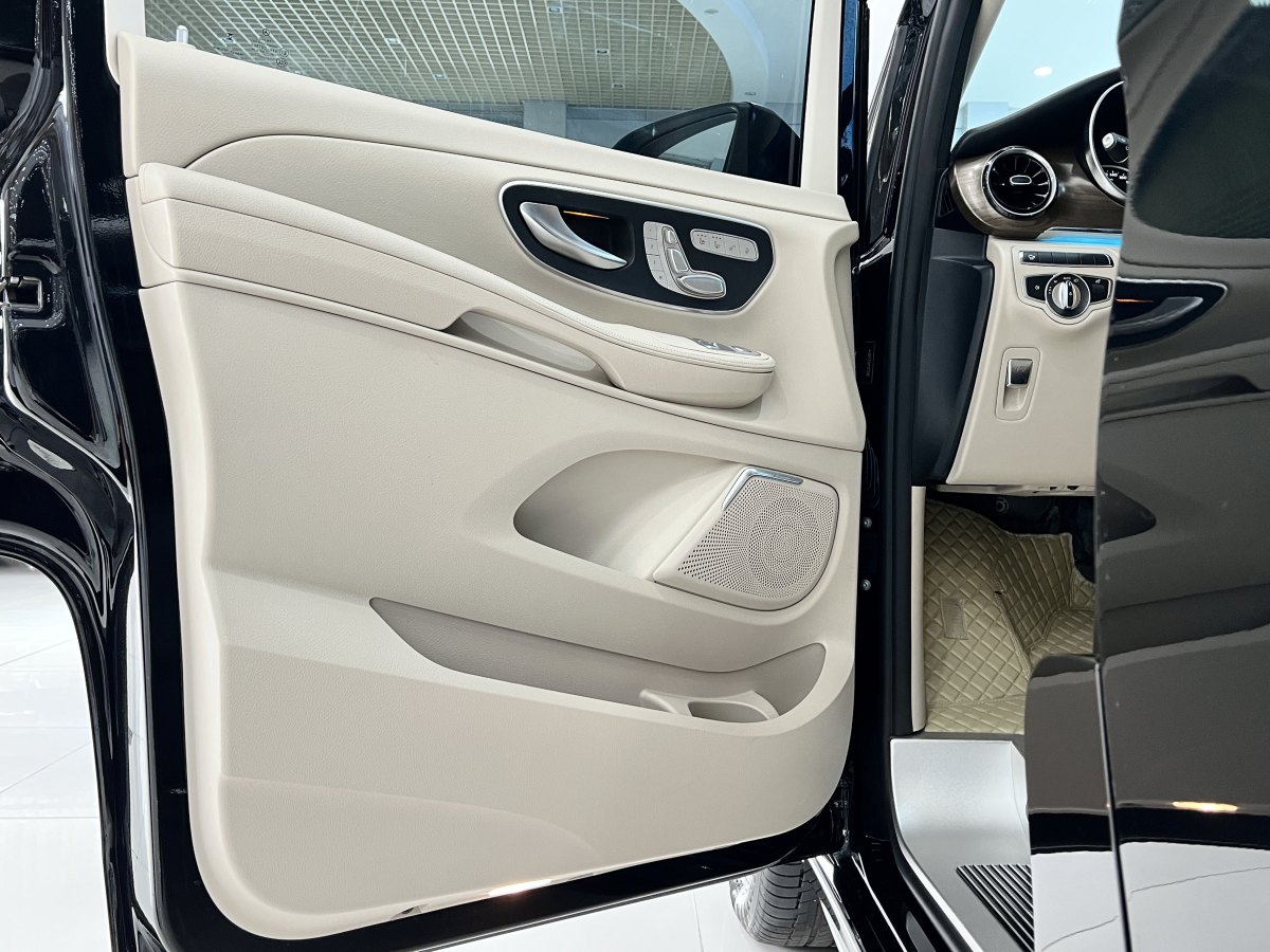 奔馳 V級  2022款 V 260 L 長軸距尊貴版圖片