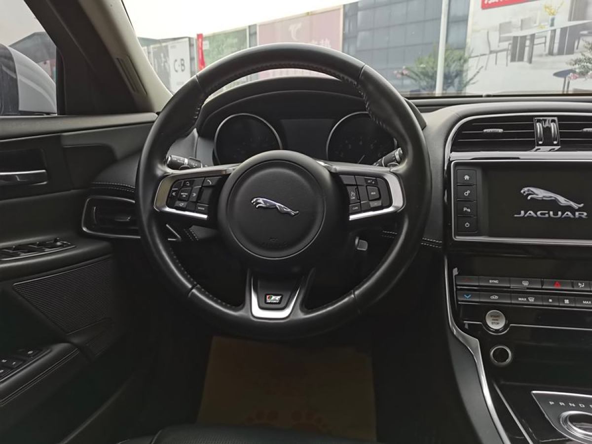 捷豹 XE  2017款 2.0T 200PS R-Sport圖片