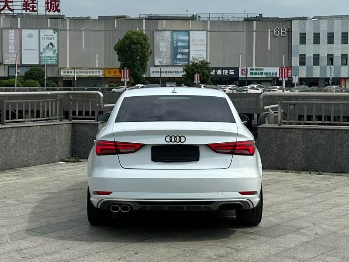奧迪 奧迪A3  2018款 30周年年型 Limousine 35 TFSI 進取型圖片