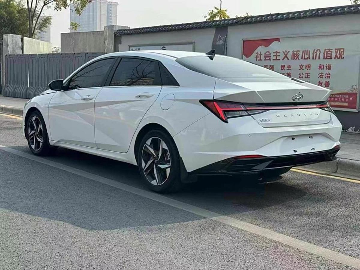 現(xiàn)代 伊蘭特  2022款 1.5L CVT LUX尊貴版圖片