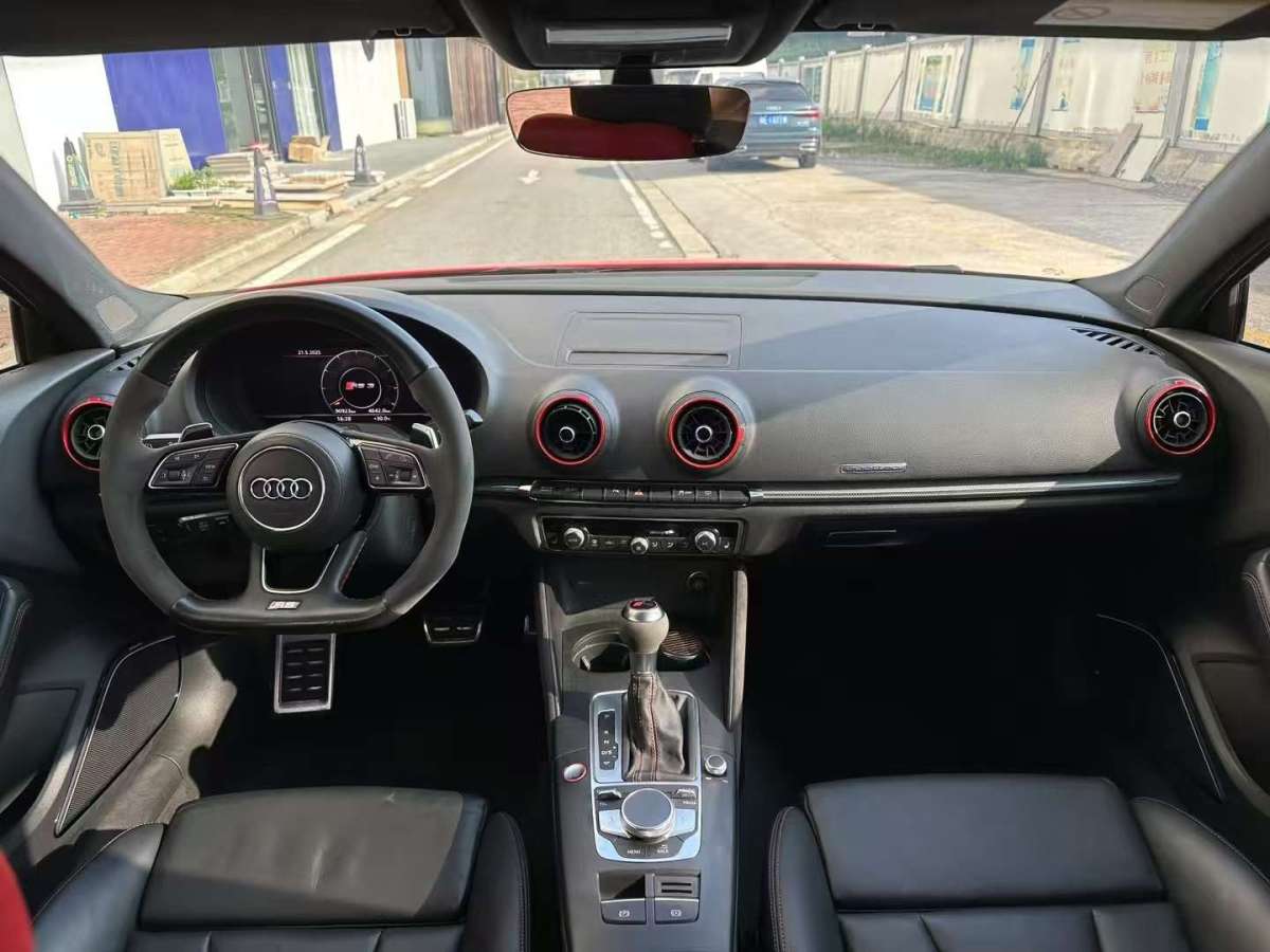 奧迪 奧迪RS 3  2017款 RS 3 2.5T Limousine圖片