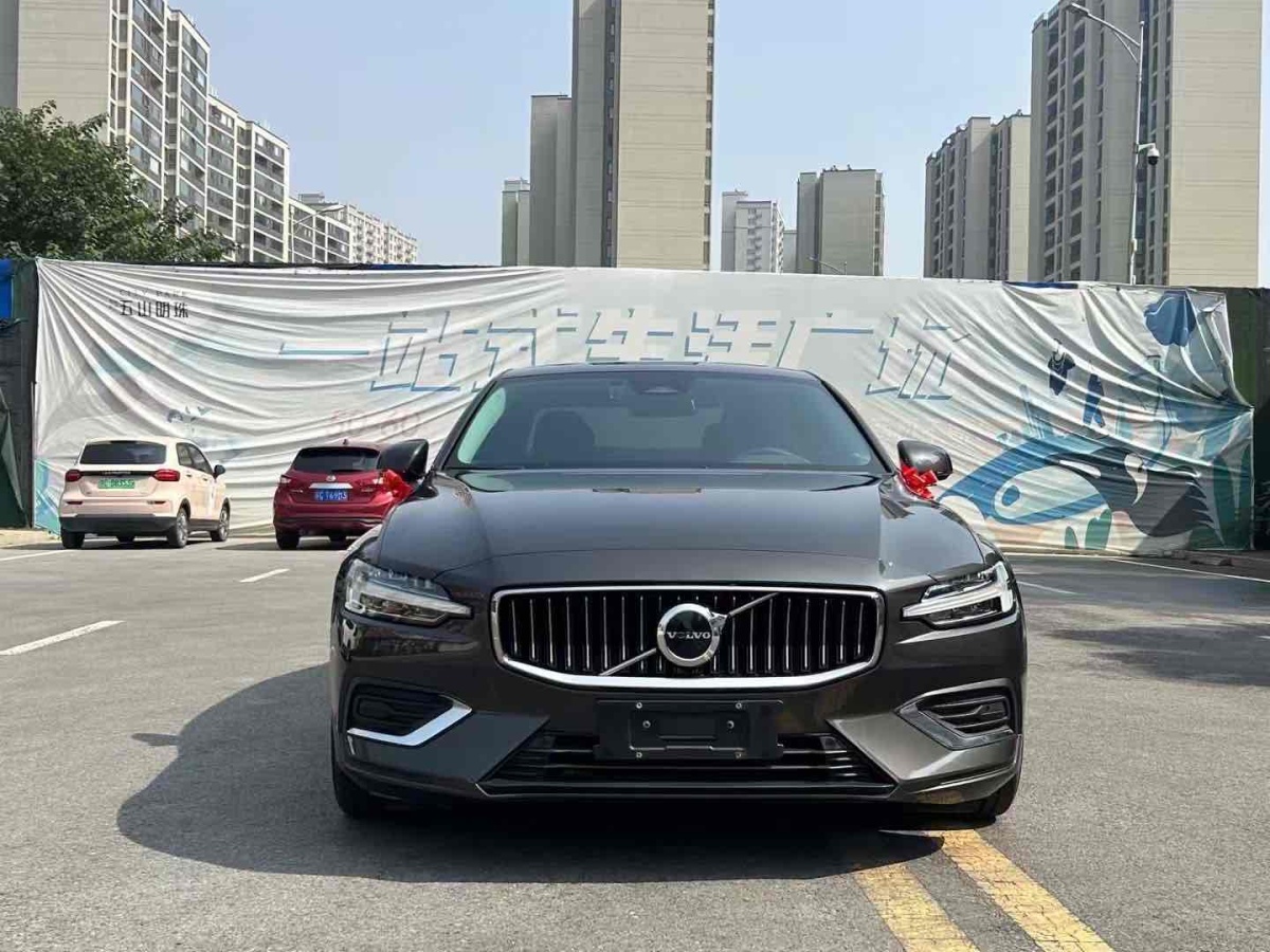 2022年11月沃爾沃 S60L  2022款 B4 智逸豪華版