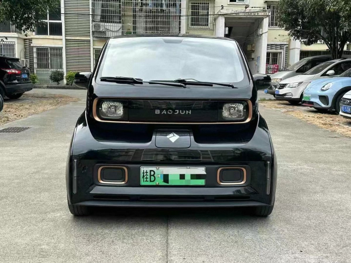 寶駿 寶駿KiWi EV  2022款 設(shè)計(jì)師輕享版 三元鋰圖片