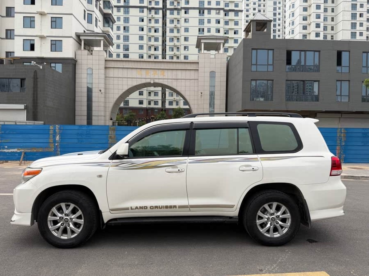 豐田 蘭德酷路澤  2010款 4.0L 自動VX圖片
