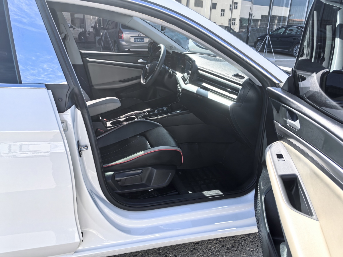 2022年8月大眾 凌渡  2022款 凌渡L 280TSI DSG熱辣版