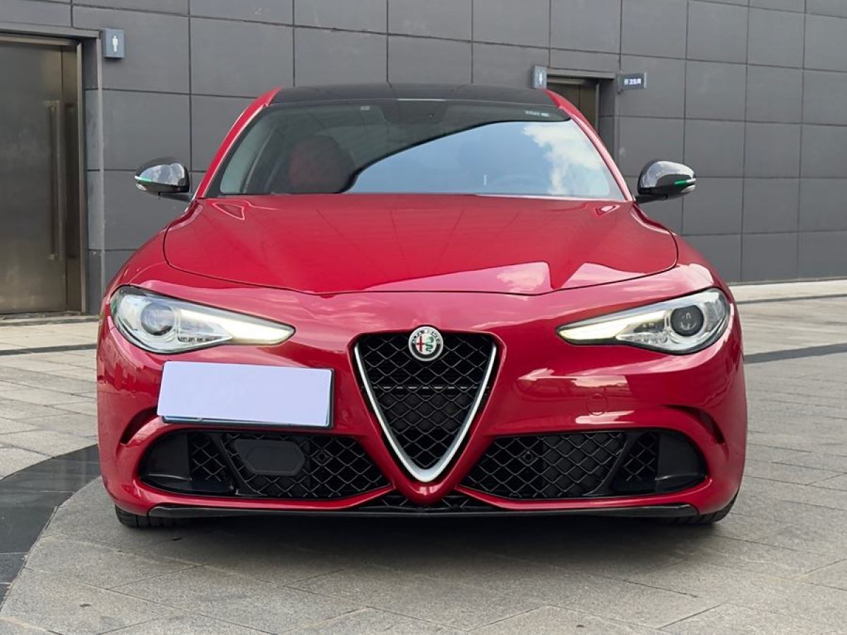 2018年2月阿爾法·羅密歐 Giulia  2017款 2.0T 280HP 豪華版