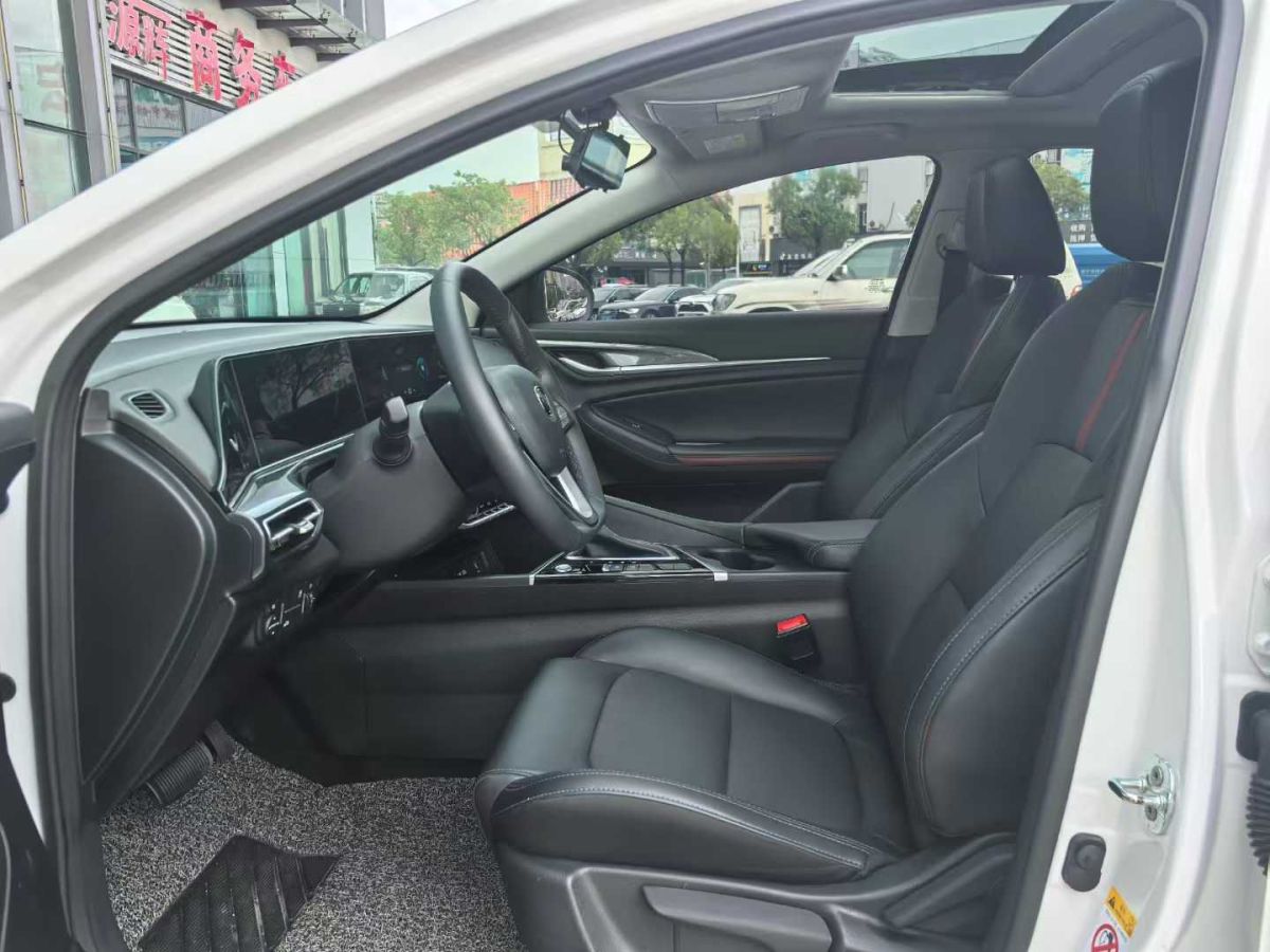 長(zhǎng)安 逸動(dòng)  2020款 PLUS 1.6L GDI 手動(dòng)精英型圖片