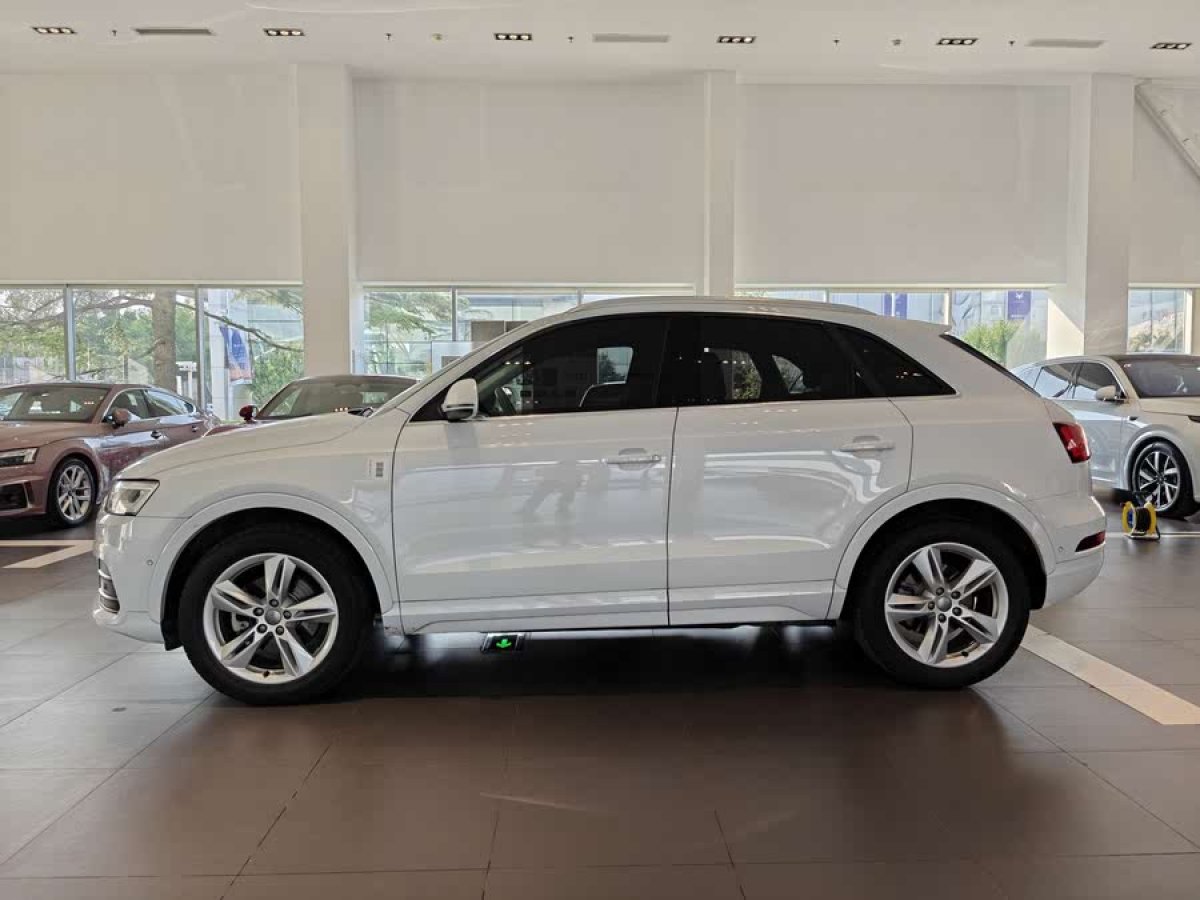 奧迪 奧迪Q3  2017款 35 TFSI 風(fēng)尚型圖片