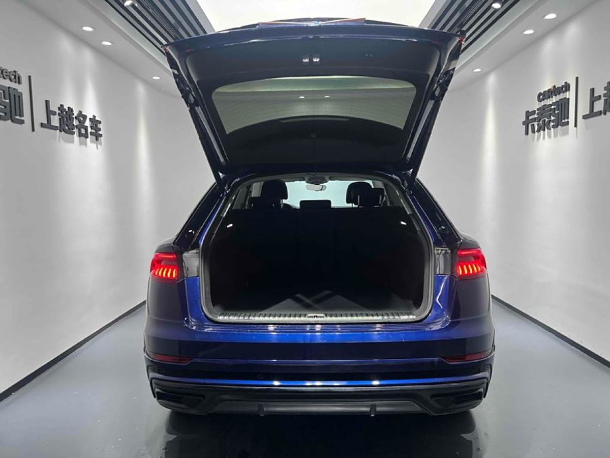 2022年3月奧迪 奧迪Q8  2021款 45 TFSI 臻選動感型