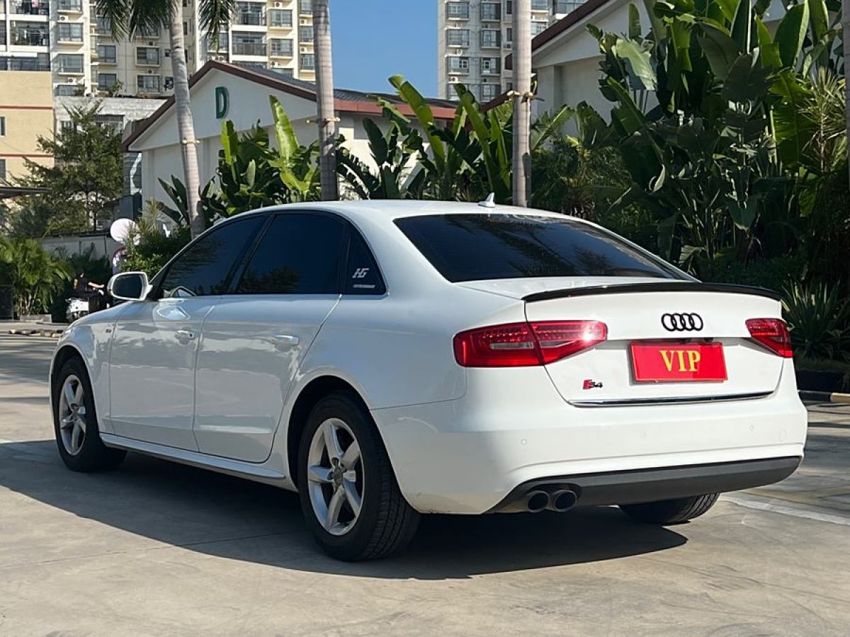 奧迪 奧迪A4L  2013款 35 TFSI 自動(dòng)標(biāo)準(zhǔn)型圖片