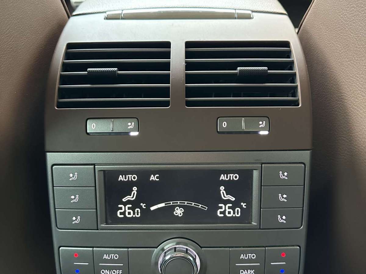 2011年6月大众 辉腾  2011款 3.6L V6 5座加长舒适版
