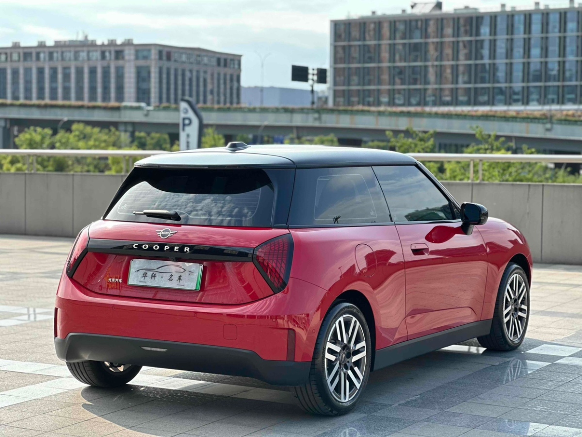 MINI 電動MINI COOPER  2025款 456km COOPER E 經典派圖片