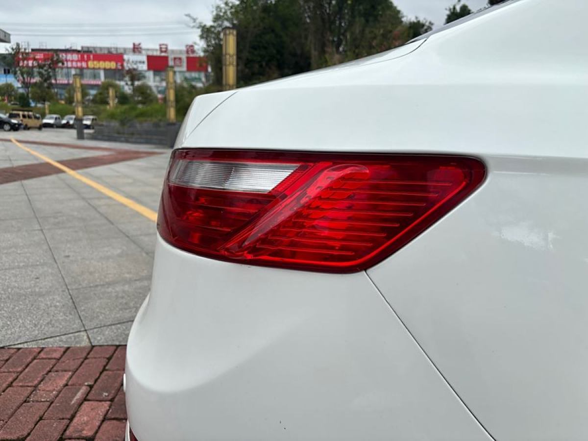 奔騰 B70  2014款 2.0L 自動舒適型圖片