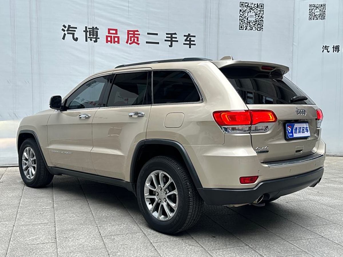 2015年6月Jeep 大切諾基  2015款 3.0TD 柴油 舒享導(dǎo)航版