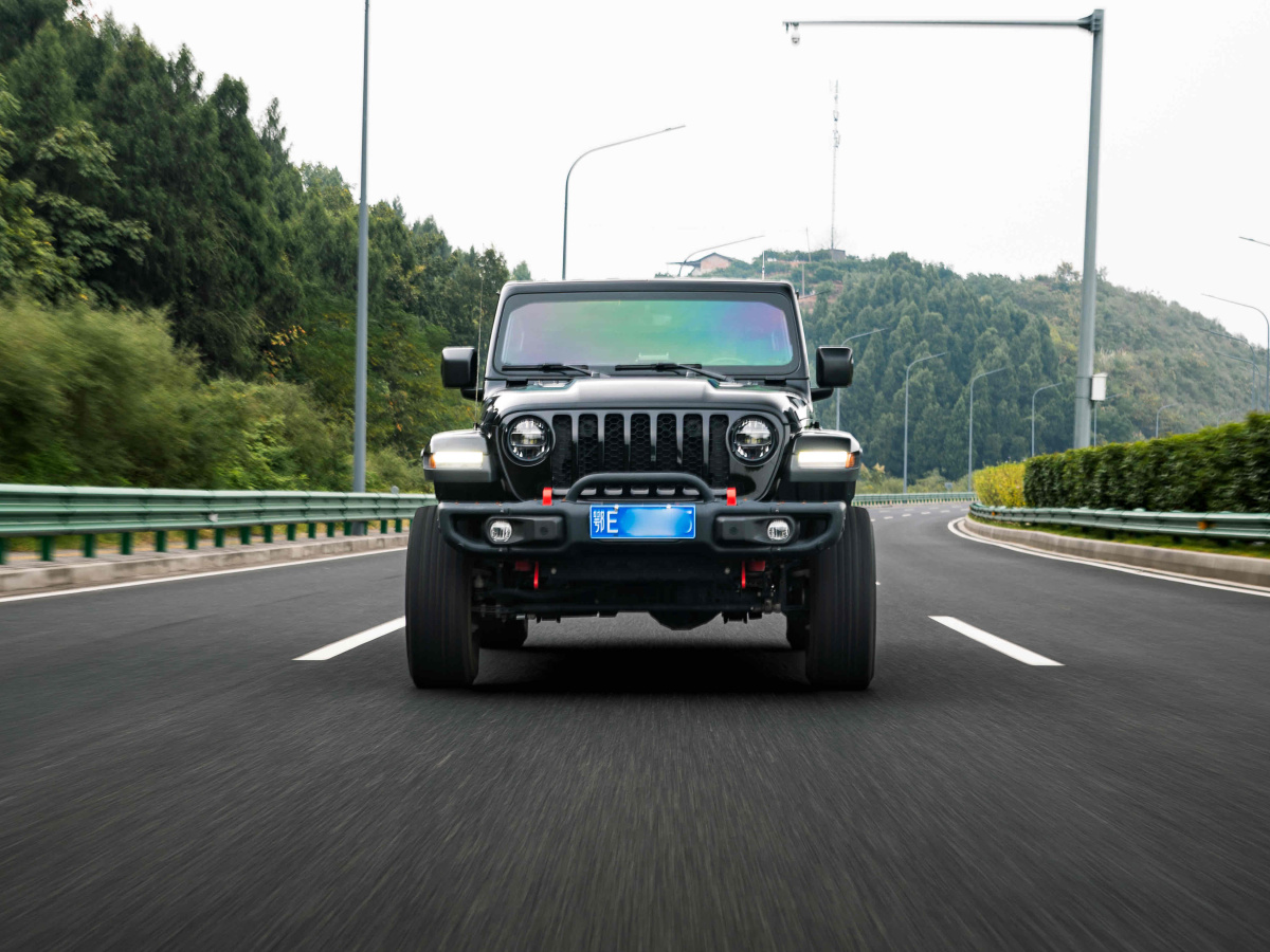 2023年3月Jeep 角斗士  2022款 3.6L 先行版