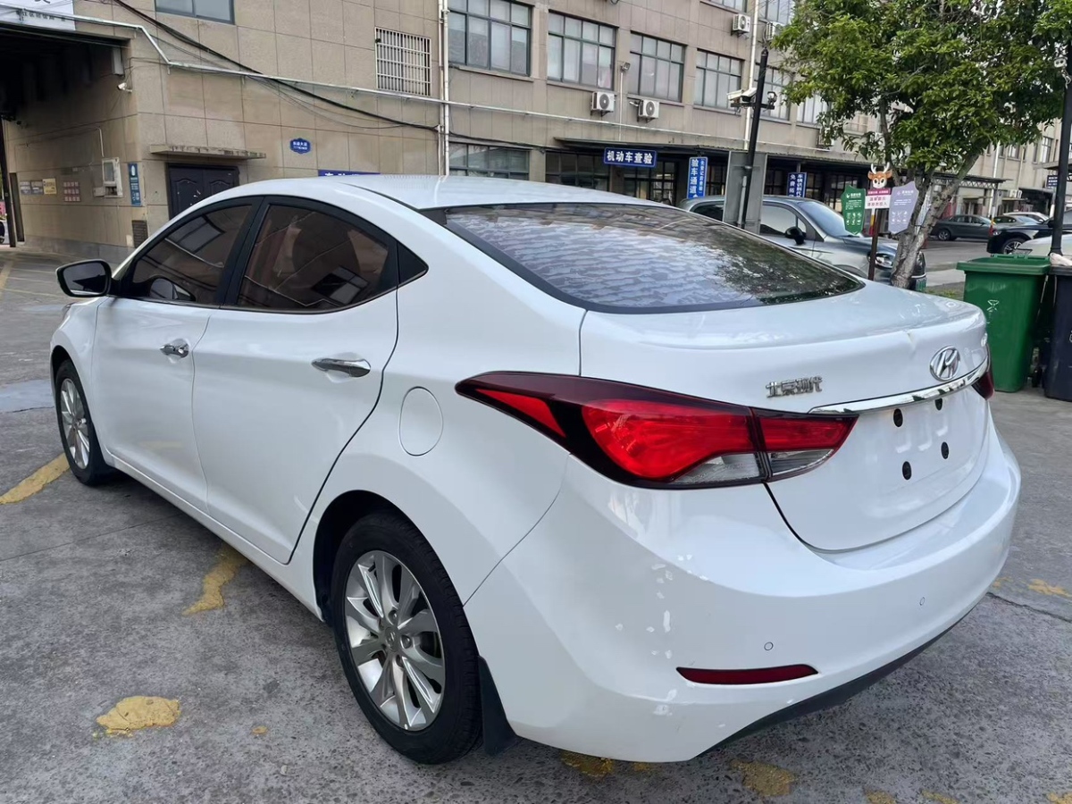 現(xiàn)代 朗動(dòng)  2016款 1.6L 自動(dòng)尊貴型圖片