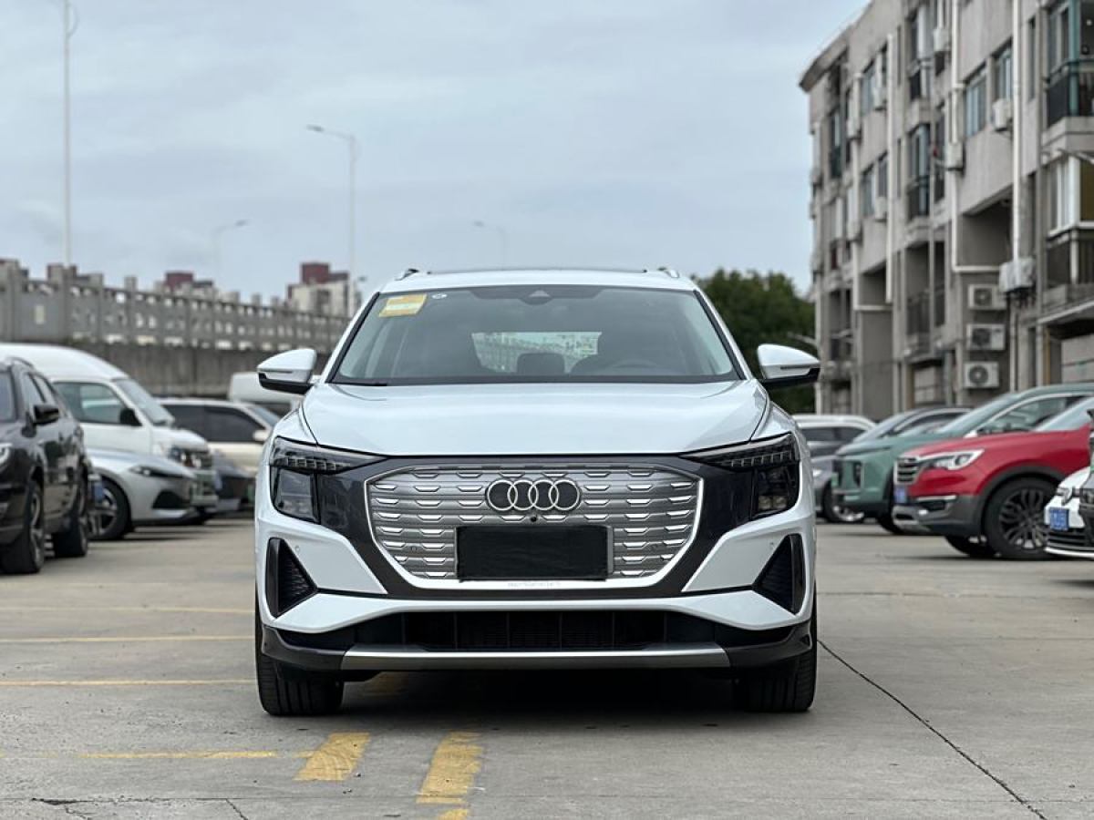 奧迪 奧迪Q5 e-tron  2023款 40 e-tron 星耀型 錦衣套裝圖片