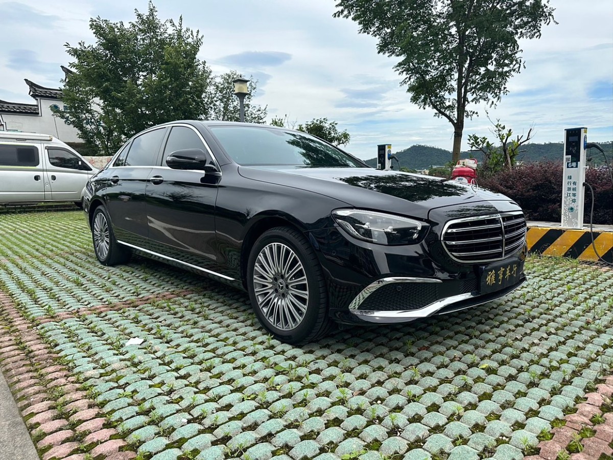 奔馳 奔馳E級(jí)  2022款 E 300 L 豪華型圖片