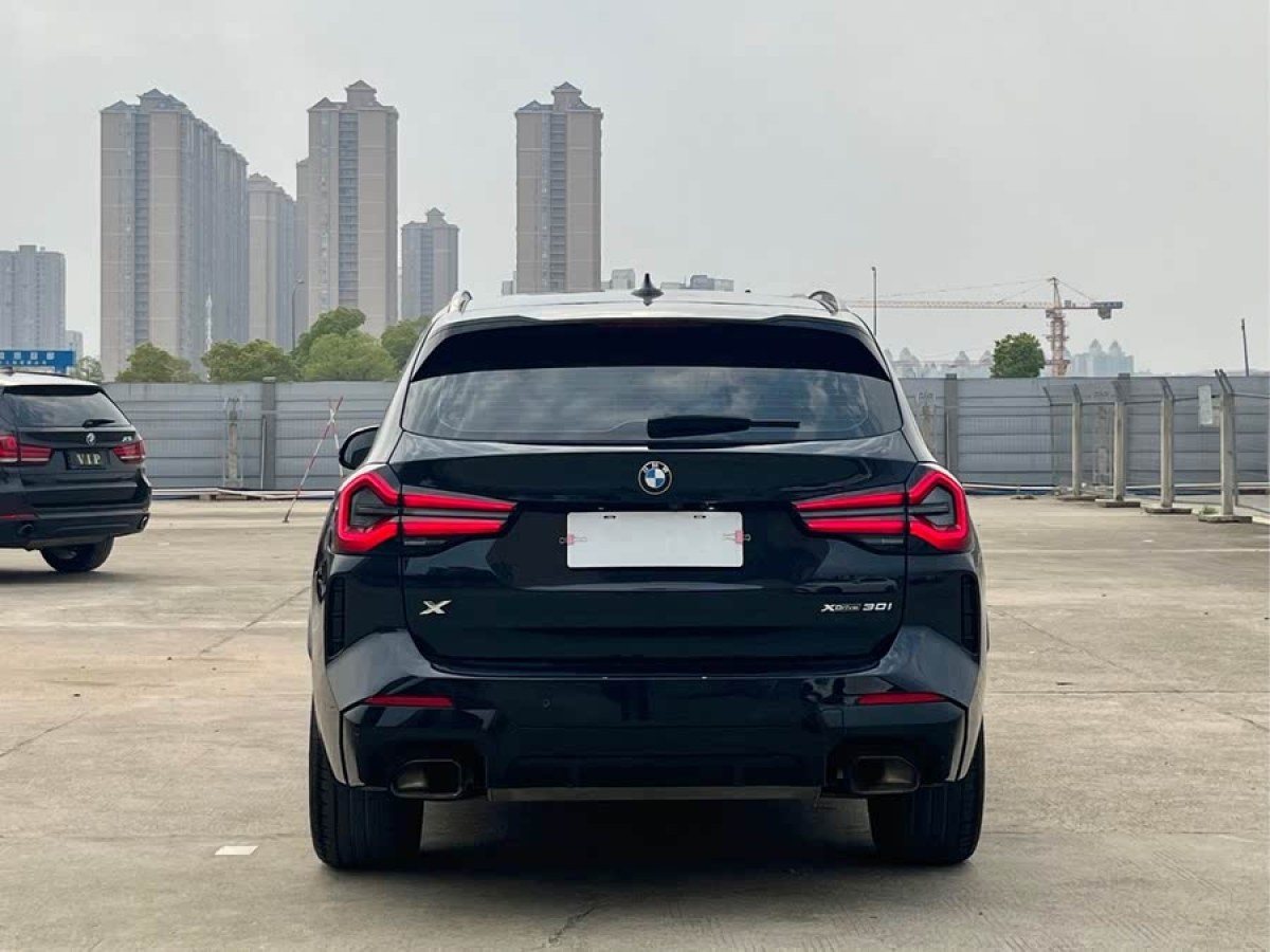 寶馬 寶馬X3  2022款 xDrive30i 領(lǐng)先型 M曜夜套裝圖片