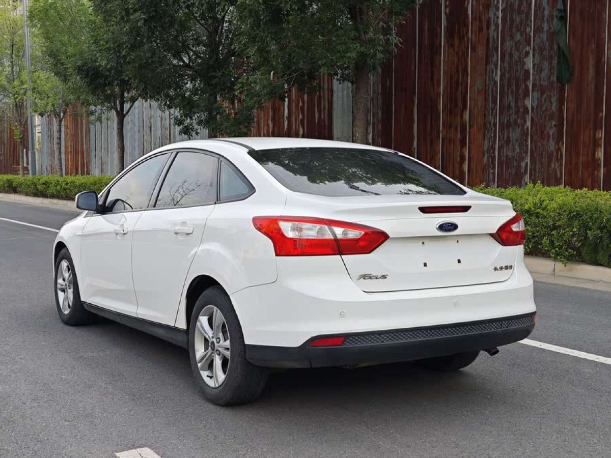 福特 ?？怂? 2012款 三廂 1.6L 手動(dòng)風(fēng)尚型圖片