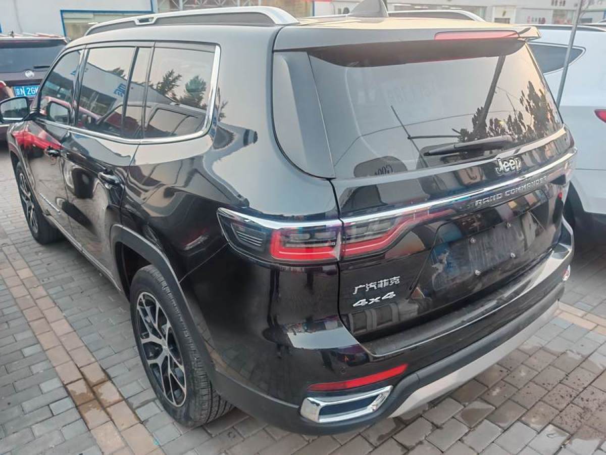 Jeep 大指揮官  2022款 2.0T 四驅(qū)豪華版圖片