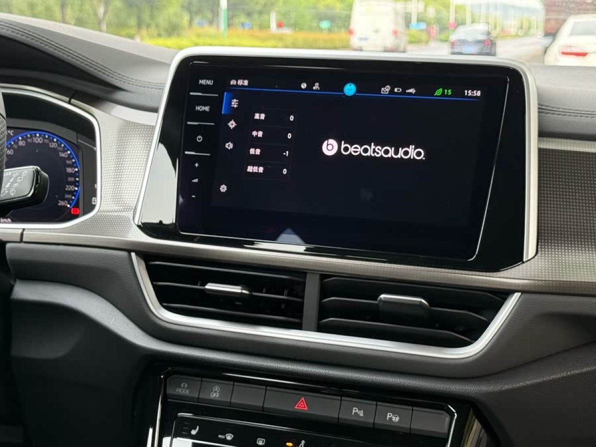 大眾 T-ROC探歌  2023款 300TSI DSG兩驅(qū)星光版圖片