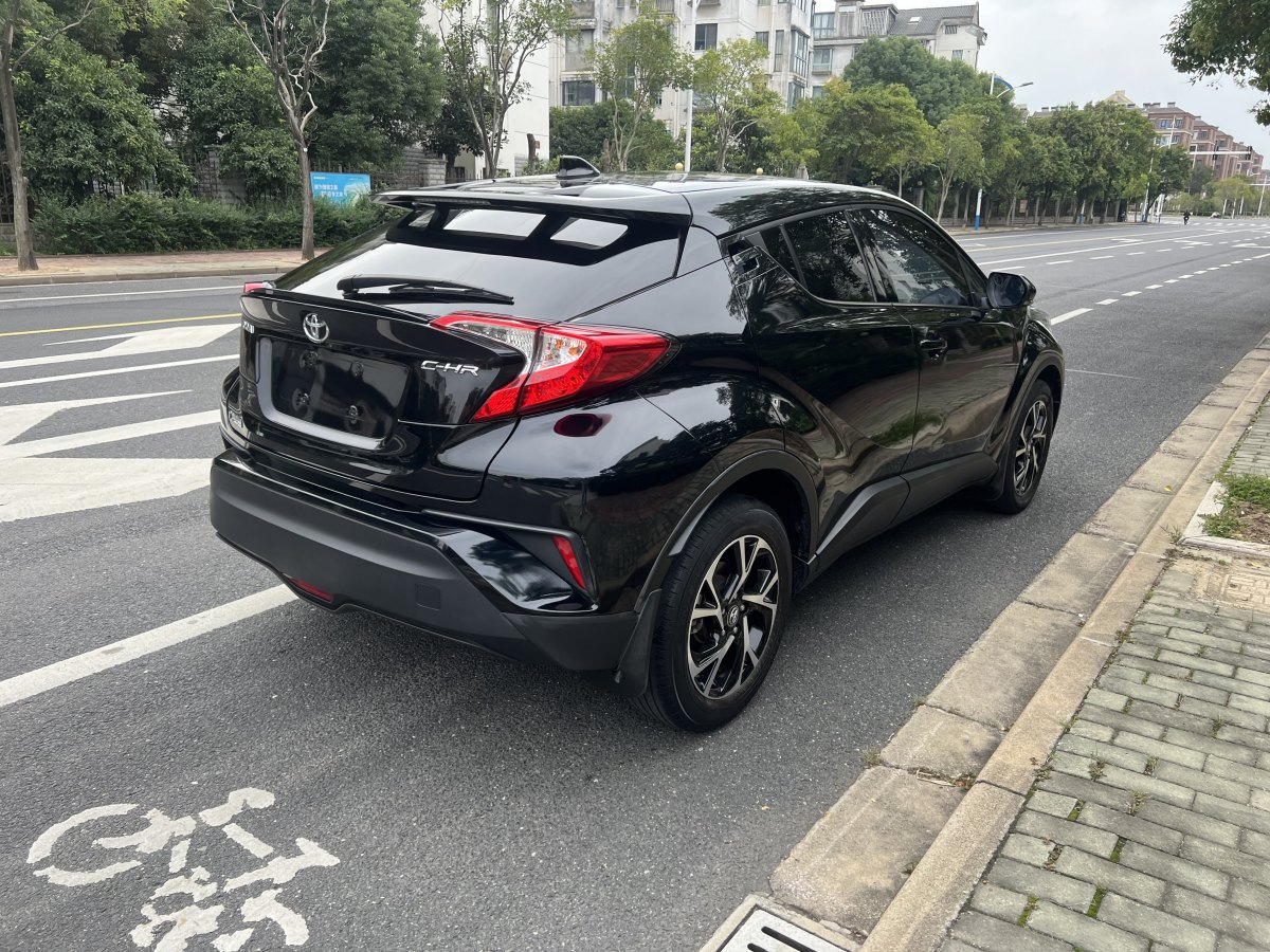 豐田 C-HR  2020款 2.0L 舒適版圖片