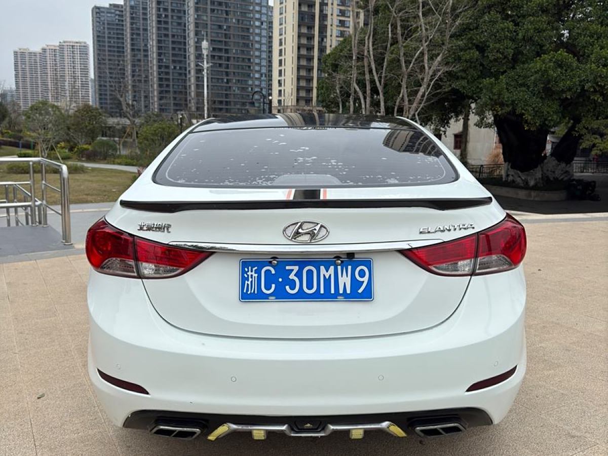 2013年9月現(xiàn)代 朗動  2012款 1.6L 自動領(lǐng)先型