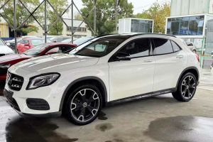 奔驰A级 奔驰  A 220 L 4MATIC 运动轿车