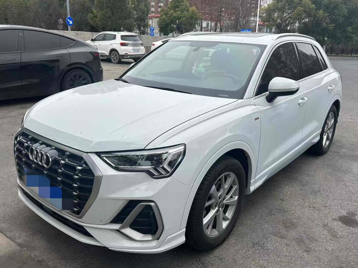 奧迪 奧迪Q3  2024款 35 TFSI 進(jìn)取動(dòng)感型圖片