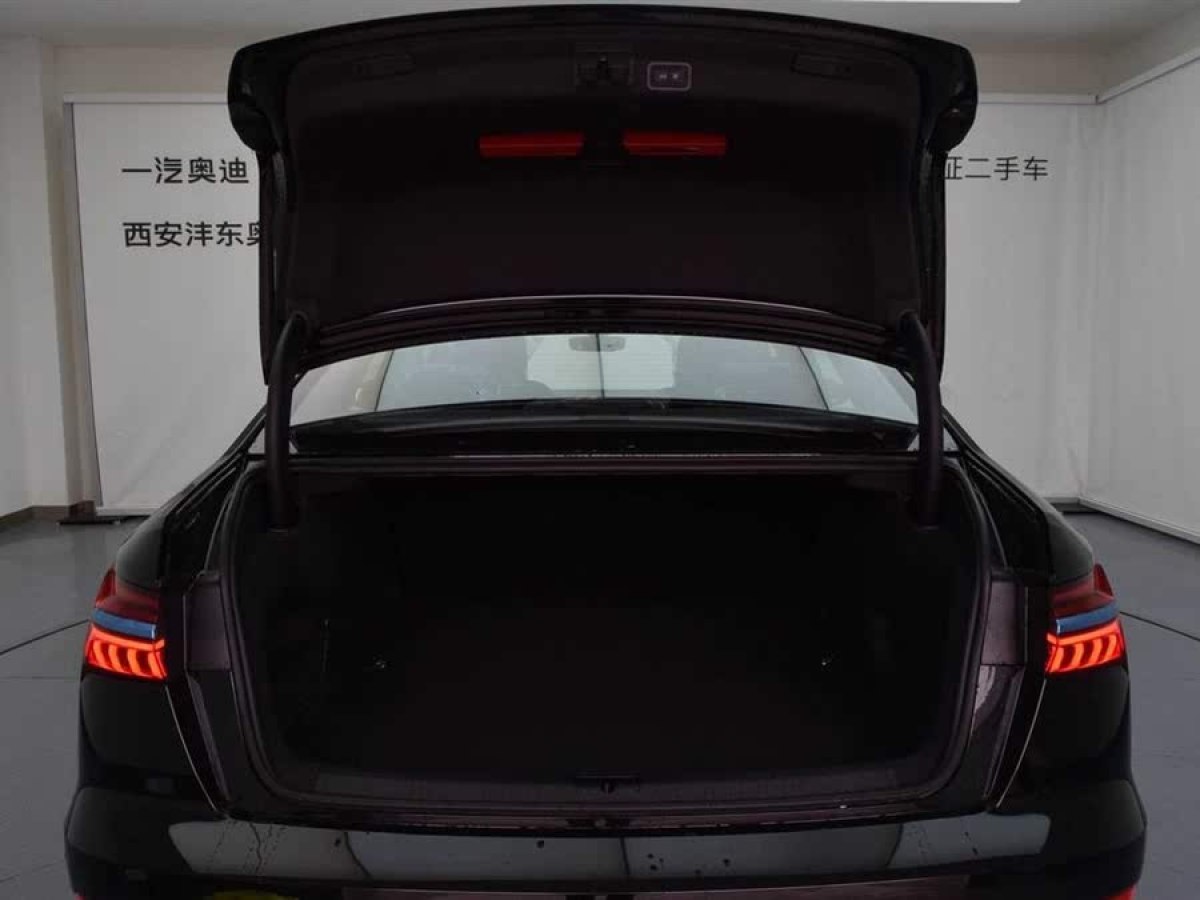 奧迪 奧迪A6L  2025款 45 TFSI 臻選動(dòng)感型圖片