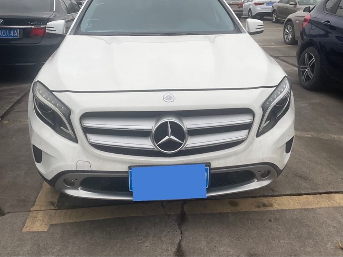 奔馳 奔馳GLA  2015款 GLA 220 4MATIC 時(shí)尚型圖片