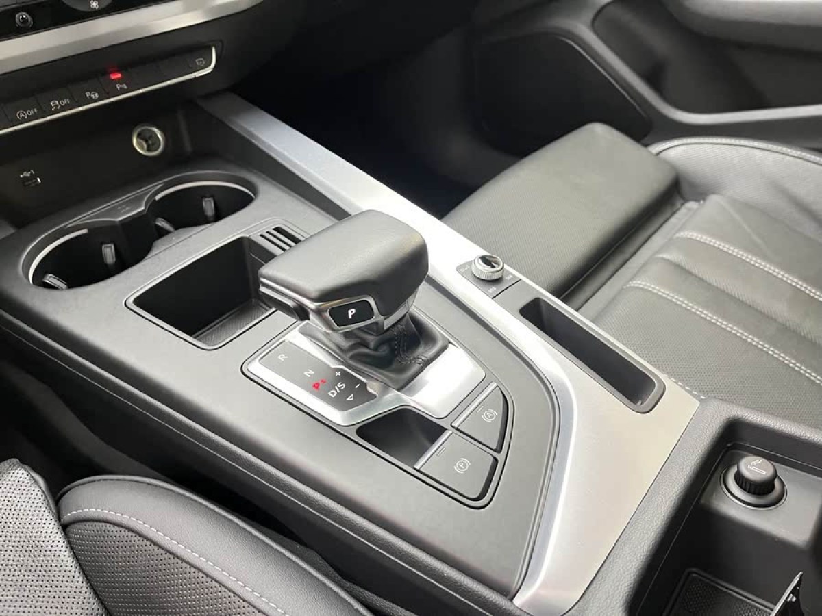 奧迪 奧迪A4L  2022款 40 TFSI 時(shí)尚動(dòng)感型圖片