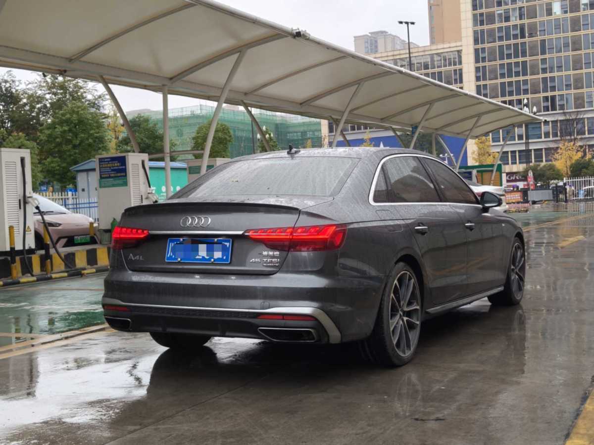 奧迪 奧迪A4L  2020款 45 TFSI quattro 臻選動感型圖片