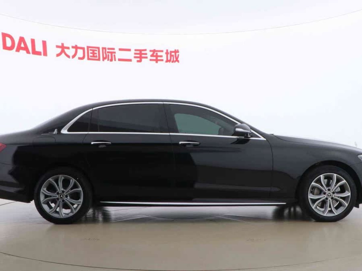 奔馳 奔馳E級  2020款 E 300 L 運(yùn)動(dòng)豪華型圖片