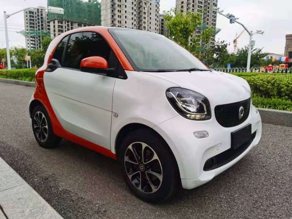 smart fortwo  2017款 1.0L 52千瓦硬顶挚爱特别版