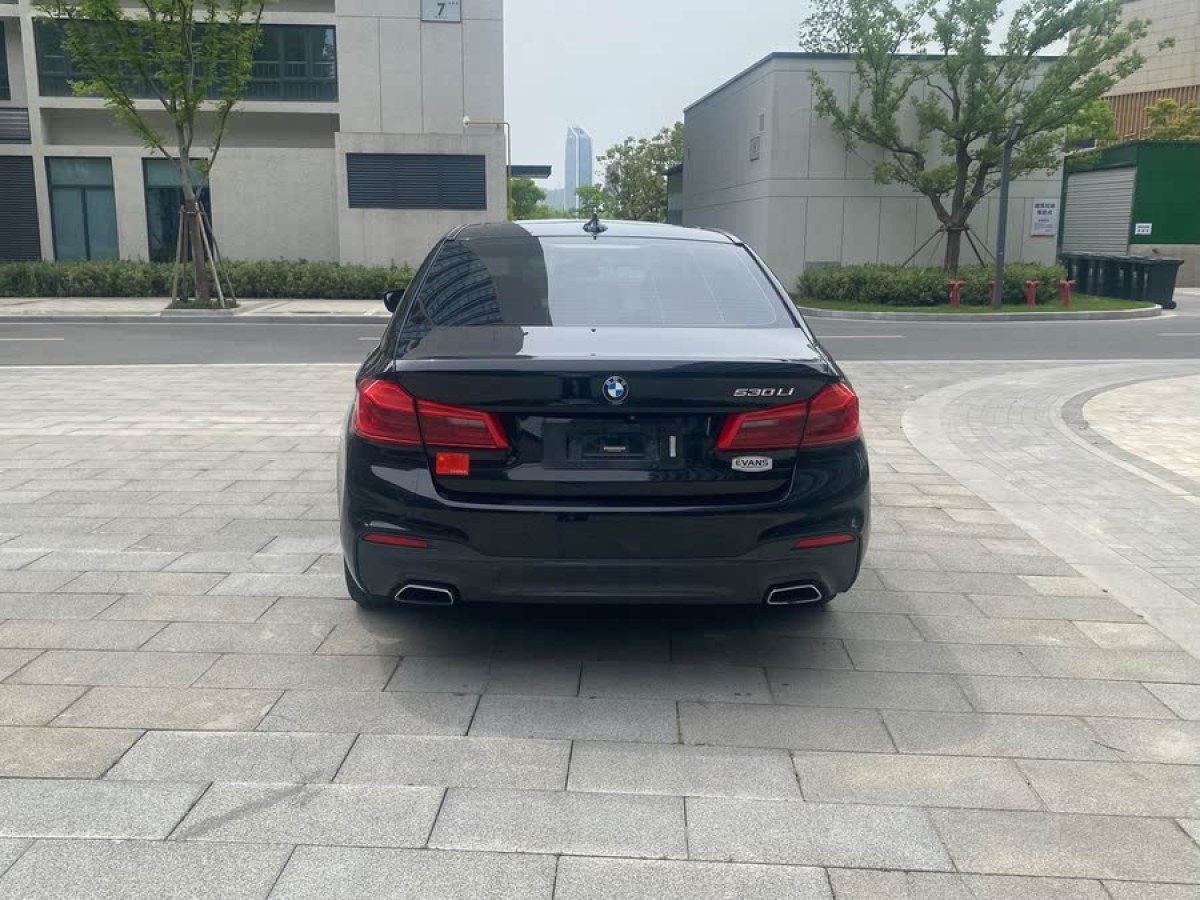 寶馬 寶馬5系  2018款 530Li 領(lǐng)先型 M運動套裝圖片