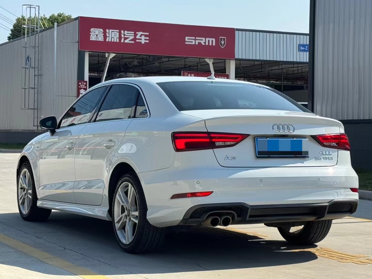 奧迪 奧迪A3  2018款 30周年年型 Limousine 35 TFSI 時(shí)尚型圖片